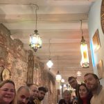 Exkursion nach Lübeck - Gruppe beim syrischen Abendessen